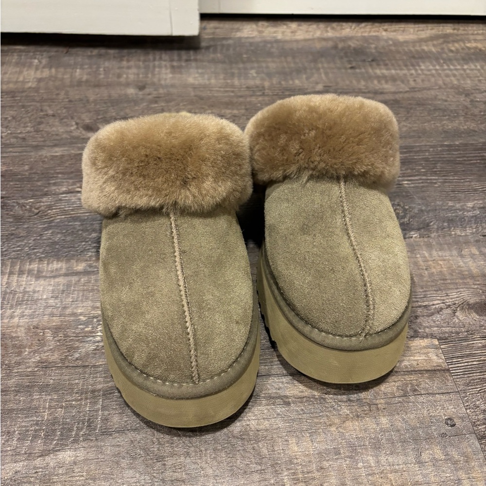 Project Cloud Suede Womens platform slippers